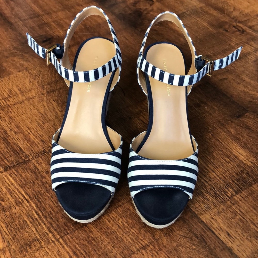Tommy Hilfiger Strappy High wedge sandal - Size 8M